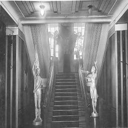 фото  новокузнецк 1937 детский дом культуры вестибюль.jpg