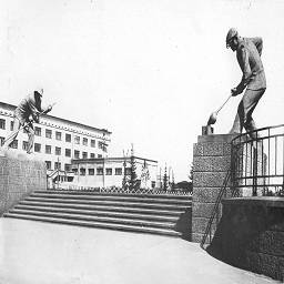 фото  новокузнецк 1937 сквер металлургов вход.jpg