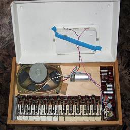 детское электронно музыкальный инструмент - пианино