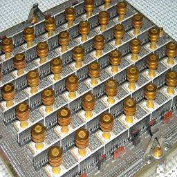 Рекордные гибридные схемы-многокристальные процессоры на многослойных платах