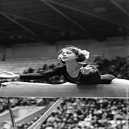 В конце 60-х Людмилу Турищеву знала вся страна. В 16 лет она стала олимпийской чемпионкой на Играх 1968 в Мехико | Фото: Дмитрий Донской