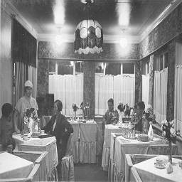 фото  новокузнецк 1937 кафе-кондитерская на нижней колонии зал.jpg