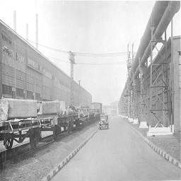 фото  новокузнецк 1937 макадамная дорога на территории завода.jpg