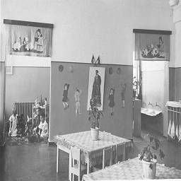 фото  новокузнецк 1937 образцовый детсад столовая 2.jpg