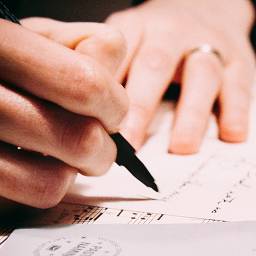 О КУРИЛАХ написано немного: край земли, о котором редко когда вспоминают, земля, на которой "никогда ничего не происходит".