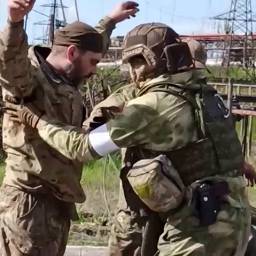 Так сдачу в плен боевиков ВСУ с завода Азовсталь на самой Украине окрестили спецоперацией Киева