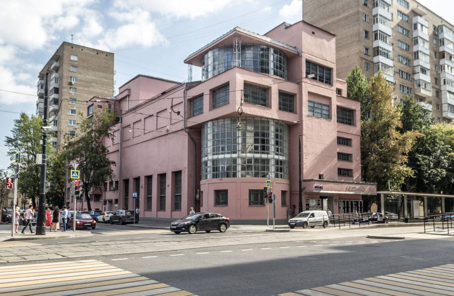 Дом культуры имени С.М. Зуева в Москве Клуб имени Зуева — один из наиболее ярких и известных в мире памятников конструктивизма.