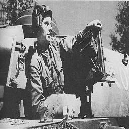 Старший сержант Николай Барышев на трофейном танке Pz.Kpfw III.