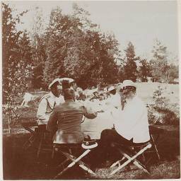 Фотографии семьи Романовых- Семейные фотоальбомы Анны Вырубовой- Альбом 4