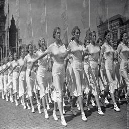 «Нам ли стоять на месте?» Парад физкультурников на Красной площади, 1936 | Фото: Иван Шагин