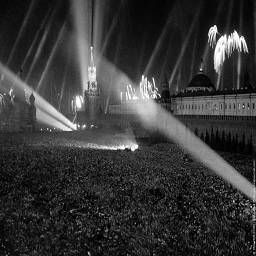 Конец войне. Салют Победы на Красной площади в Москве, 9 мая 1945 | Фото: Борис Кудояров